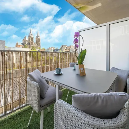 Cozy 2-room In The Center Of Ostend, Cleaning Included Apartment
