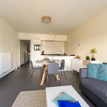 Chic Flat Near Beach, Cleaning Included Ostende