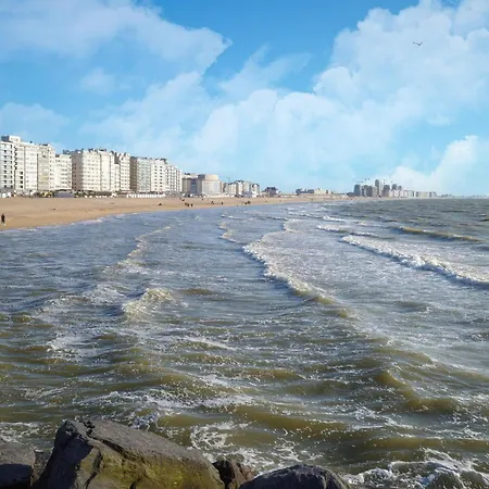 Chic Flat Near Beach, Cleaning Included Apartment Ostende