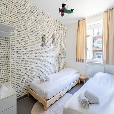 Chic Flat Near Beach, Cleaning Included Oostende